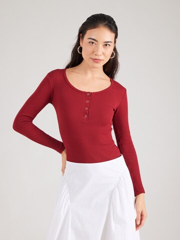 olalook Shirt in Red: front