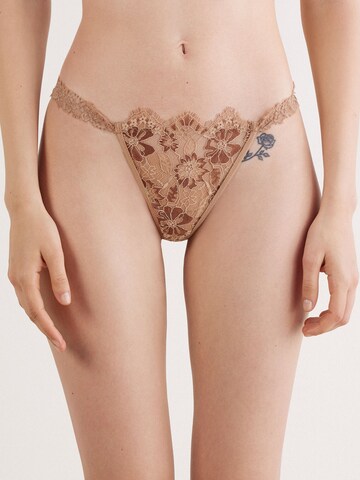 INTIMISSIMI Thong in Beige: front