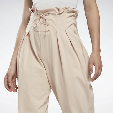 Coupe slim Pantalon de sport Reebok en beige