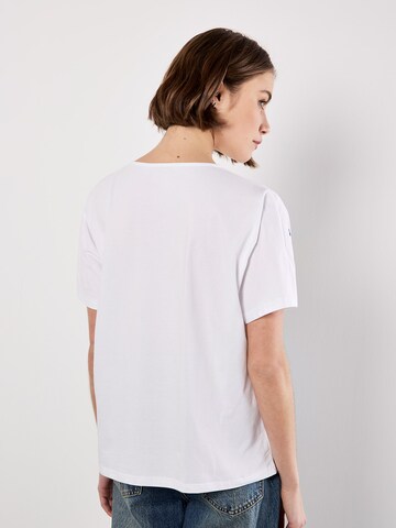 Apricot Top ' ' in Wit