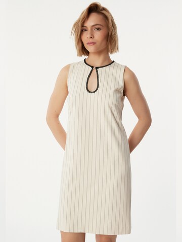 Ana Alcazar Jurk 'Zassy' in Wit: voorkant