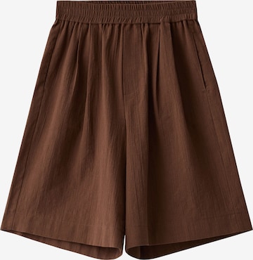 Pantaloni de la Bershka pe maro: față