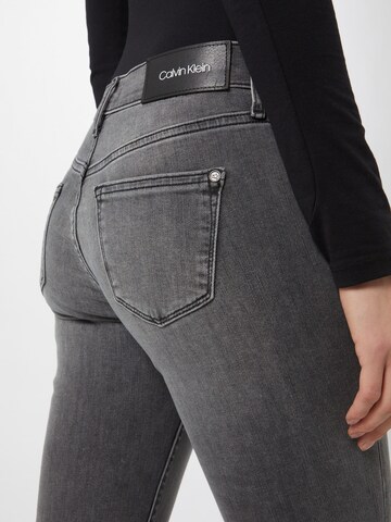 Calvin Klein Slimfit Jeans in Grau
