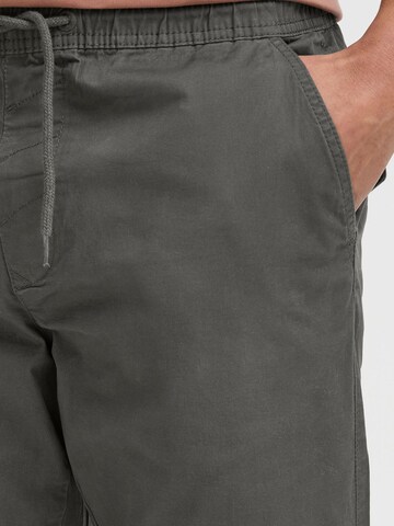 Effilé Pantalon !Solid en gris