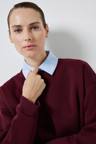 Touche Prive Sweat suit in Red