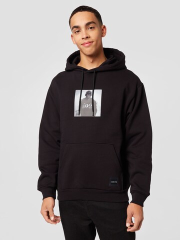 BOSS Black Sweatshirt 'x Khaby Lame' in Zwart: voorkant