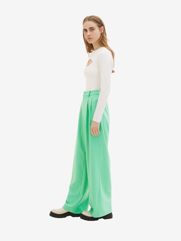 TOM TAILOR DENIM Wide leg Pleat-front trousers in Green