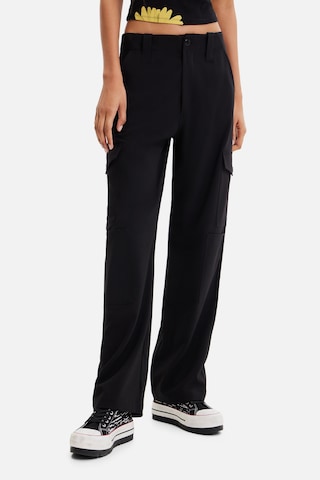 Regular Pantalon cargo Desigual en noir : devant