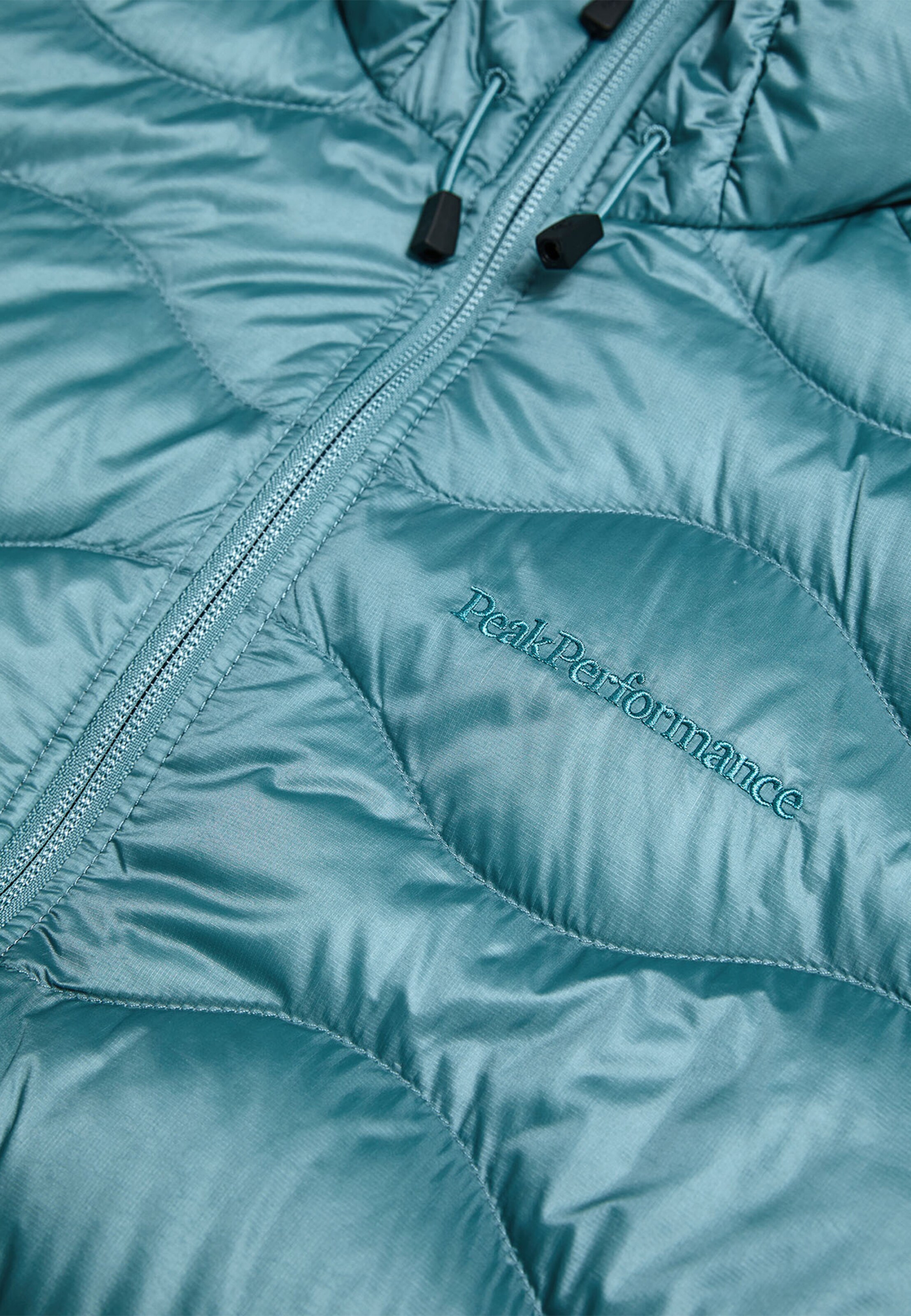 PEAK PERFORMANCE Between-Season Jacket in Green