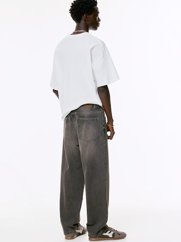 Pull&Bear Luźne Jeansy w kolorze czarny