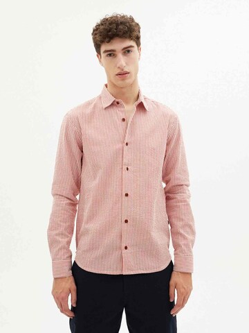 Thinking MU Regular fit Button Up Shirt ' Thomas' in Red: front