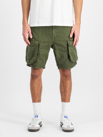 Loosefit Pantaloni di ALPHA INDUSTRIES in verde: frontale