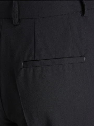 regular Pantaloni con pieghe 'Chloe' di JJXX in nero