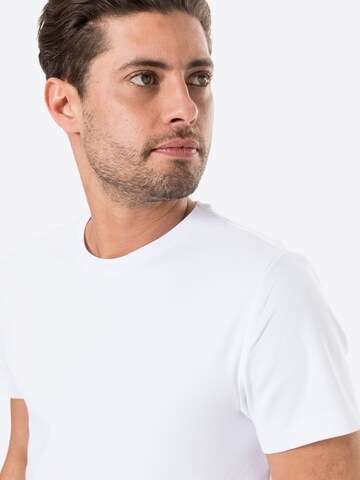 MUSTANG Тениска 'Aaron' в бяло