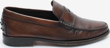 Tod's Flats & Loafers in 41 in Brown: front