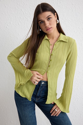 Trendyol Blouse in Green: front
