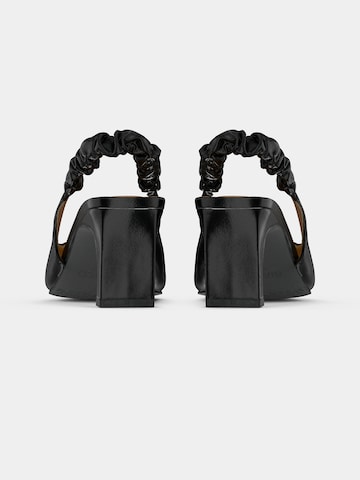 Escarpins à bride arrière 'Monroe' Bianco en noir