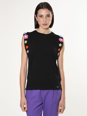 Influencer Shirt in Black: front