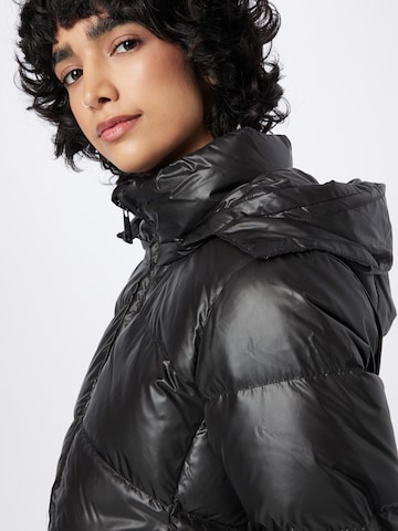 Calvin Klein Зимно палто в черно