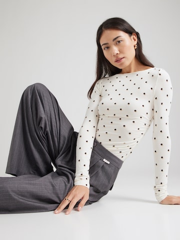 OH APRIL Majica 'Maeve' | bež barva: sprednja stran