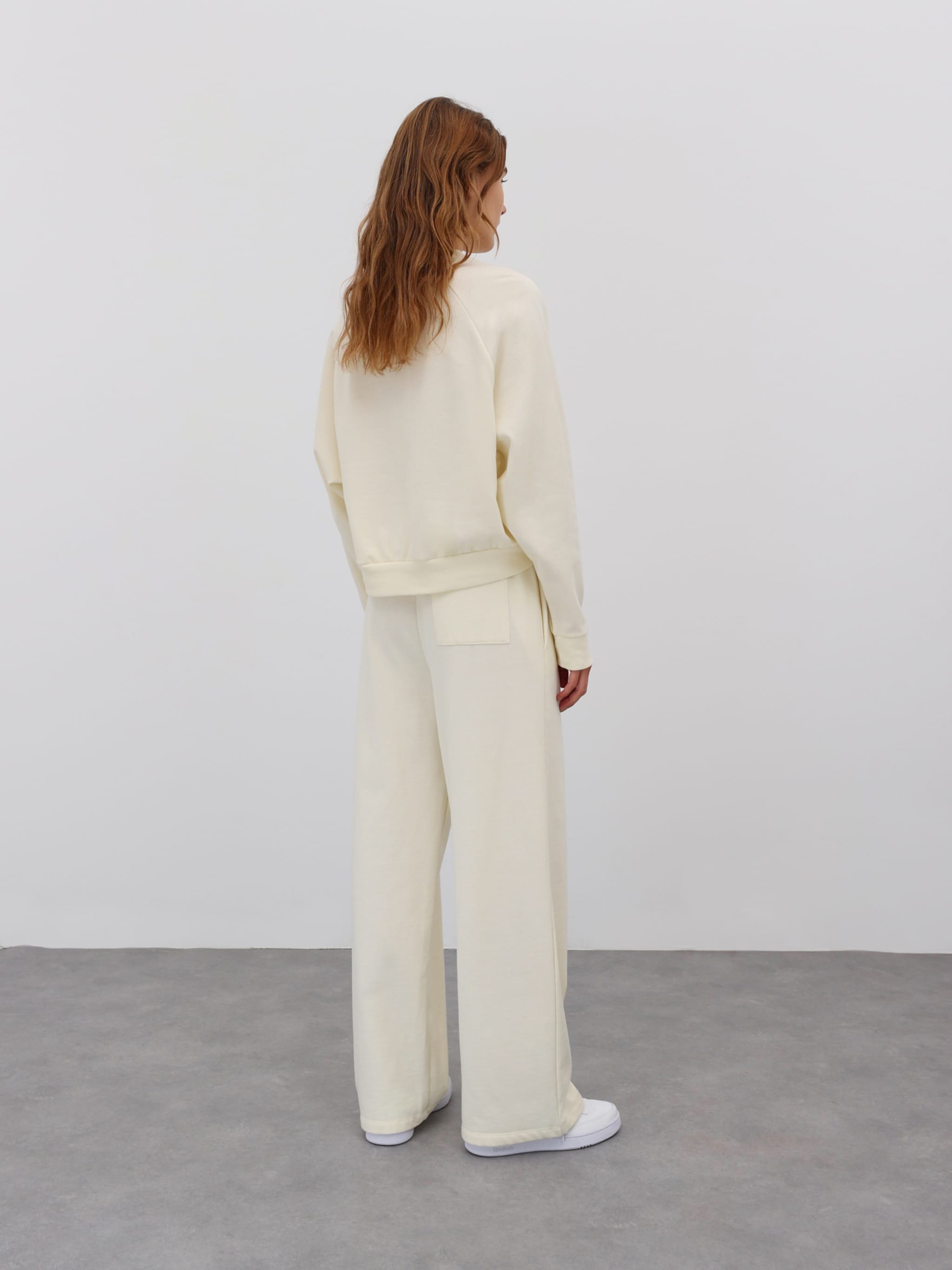 EDITED Produkte Sweatshirt 'Aura' creme