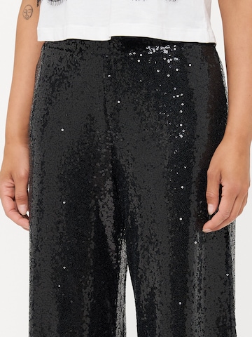Only Petite - Pierna ancha Pantalón 'ONLBECCA' en negro