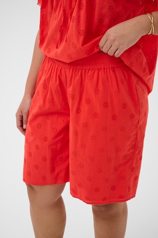 KAFFE CURVE Loosefit Shorts in Rot