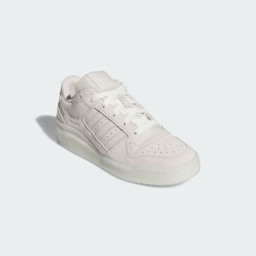 Baskets basses 'Forum' ADIDAS ORIGINALS en beige