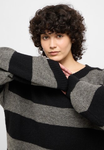 MUSTANG Pullover in Grau