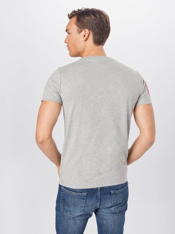 Superdry - Tapered Camiseta 'Superstate' en gris