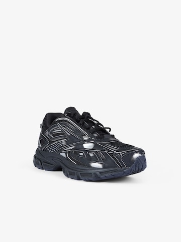 Sneaker bassa di Reebok in nero: frontale