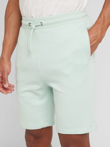 Only & Sons Regular Shorts 'ONSNEIL' in Grün