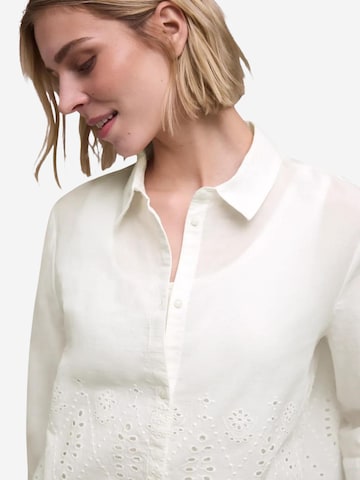 Maglietta 'SOL_Rising shiffley shirtcollar blouse 346279' di STREET ONE in bianco