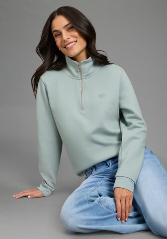 LAURA SCOTT Sweatshirt in Grün: Vorderseite