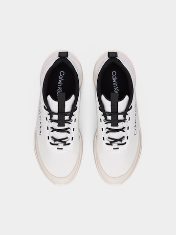 Calvin Klein Rövid szárú sportcipők 'ESS' - fehér