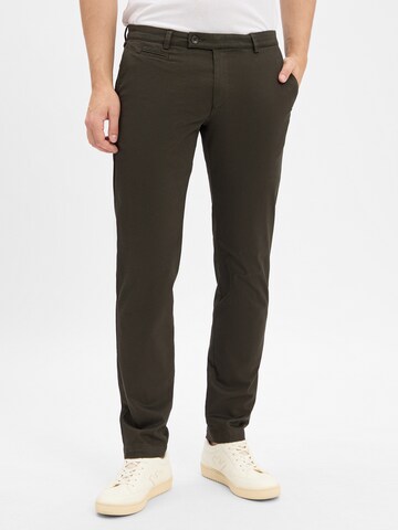 bugatti Hose 'Aturo' in Grün: Vorderseite