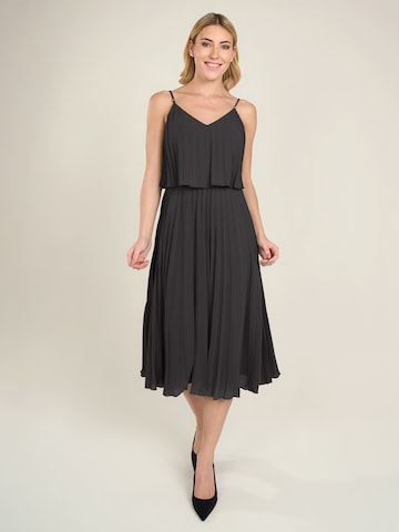 APART Kleid in Schwarz: Vorderseite