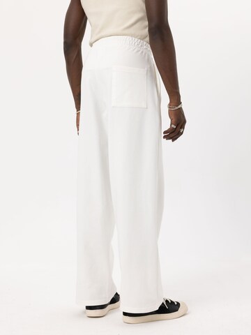 Regular Pantalon VAMOS CLO en blanc