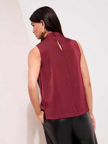 Friends Like These Blouse in Rood