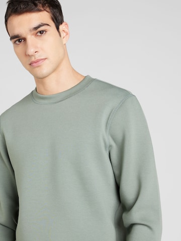 Casual Friday Sweatshirt 'Sebastian' in Groen