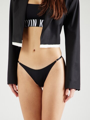 Calvin Klein Underwear Regular Thong in Black: front
