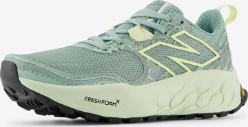 Chaussure de course 'Hierro v8' new balance en vert : devant