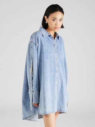 Robe-chemise Hoermanseder x About You en bleu : devant