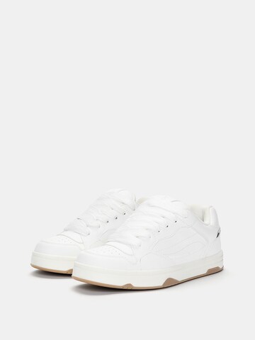 Pull&Bear Platform trainers in White