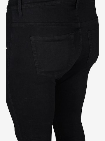 Slimfit Jeans 'Amy' de la Zizzi pe negru