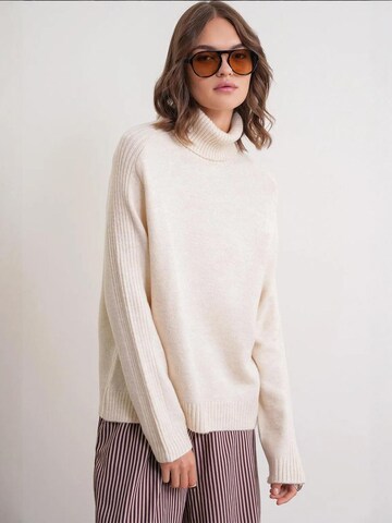 MixRay Sweater in Beige: front