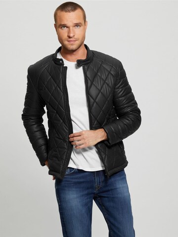 GUESS Jacke in Schwarz: Vorderseite