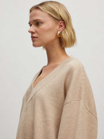 EDITED Pullover 'Fabiola ' in Beige