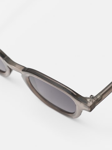 Pull&Bear Слънчеви очила в кафяво