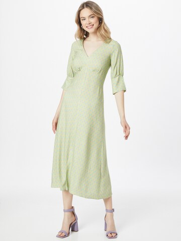 Rochie de la Closet London pe verde: față